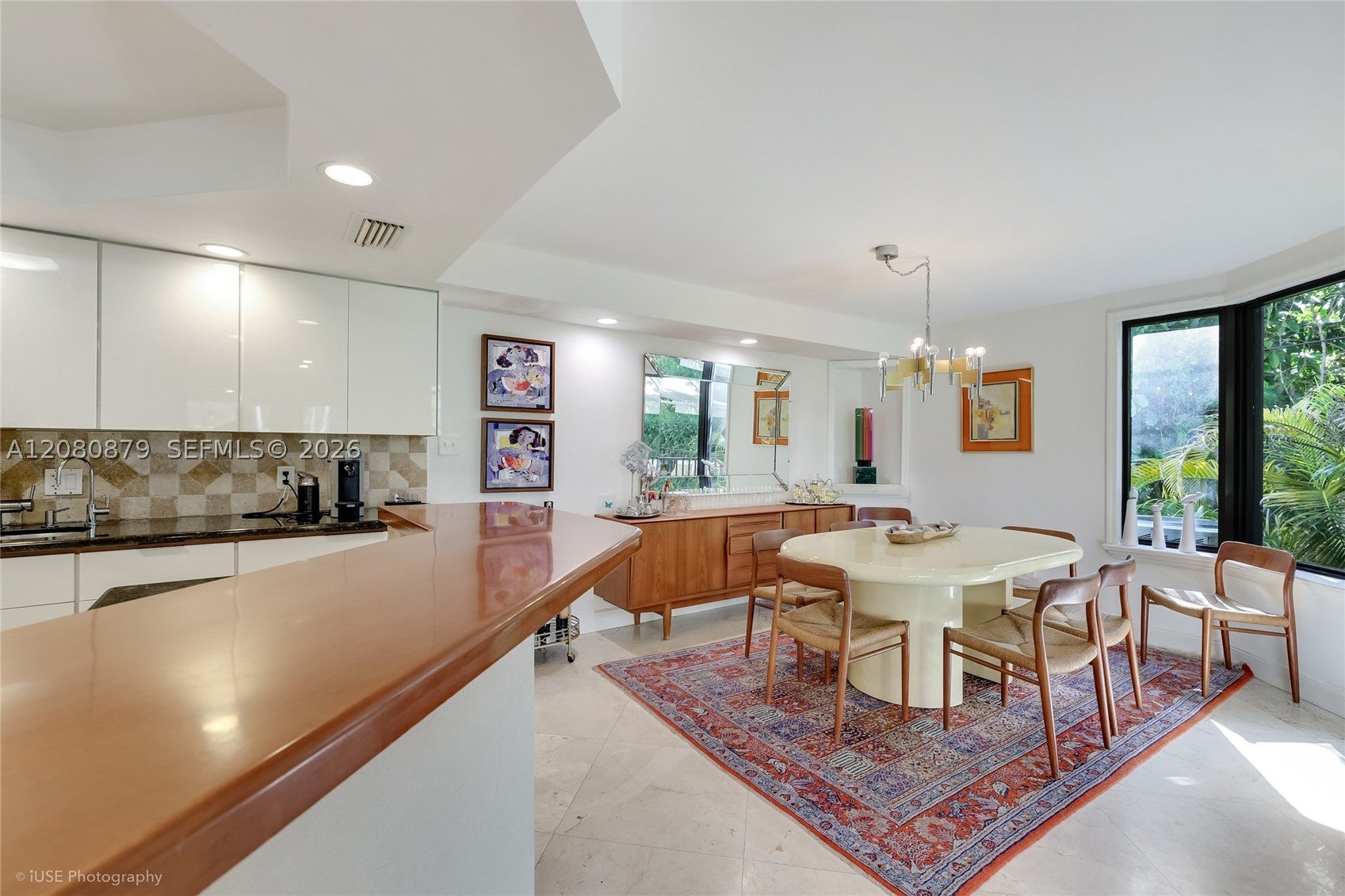 596 Fernwood Rd B