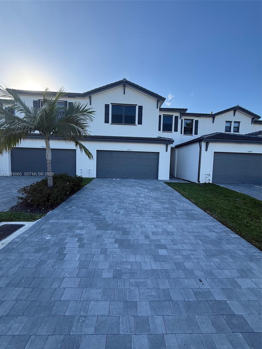DANIA PRESERVE - Residential Lease