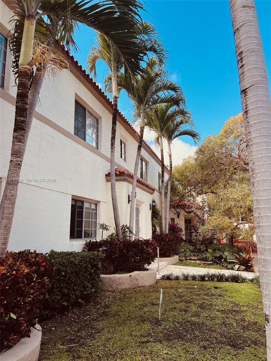 HARRIET COURT CONDO - Residential