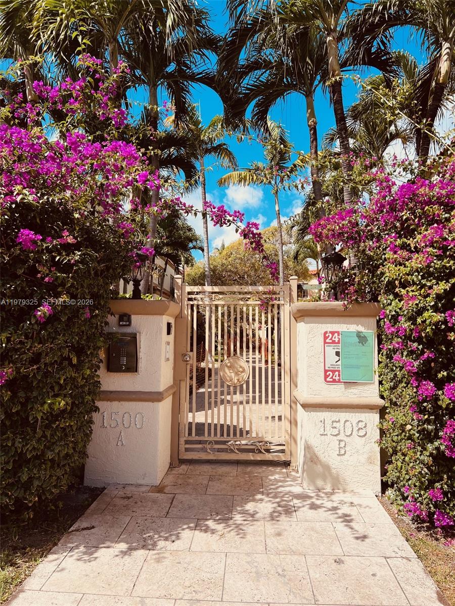 HARRIET COURT CONDO - Residential