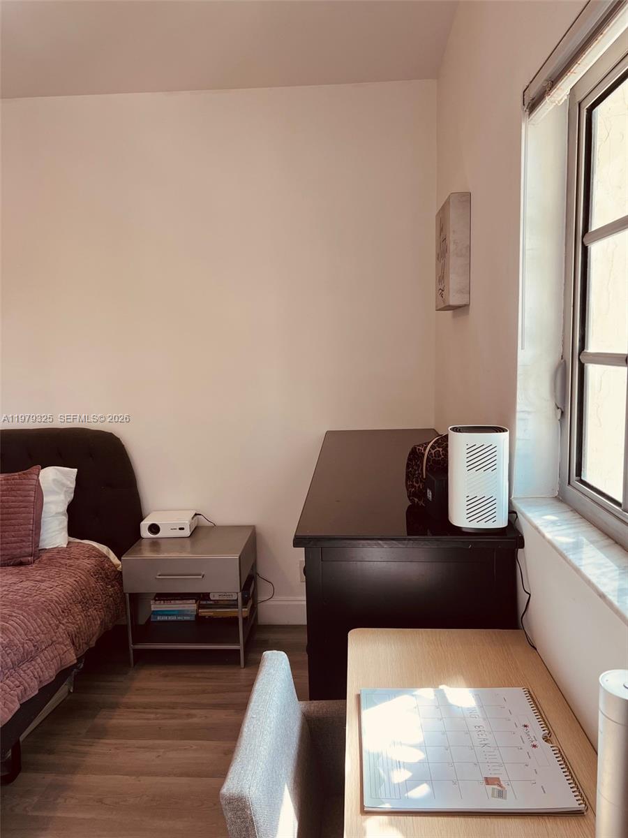 HARRIET COURT CONDO - Residential