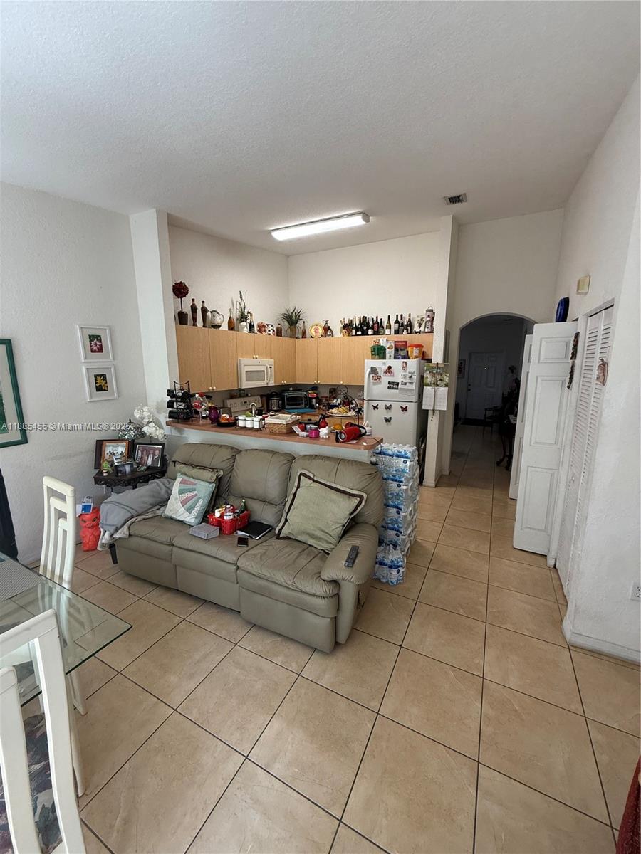 CAZADORES COVE - Residential