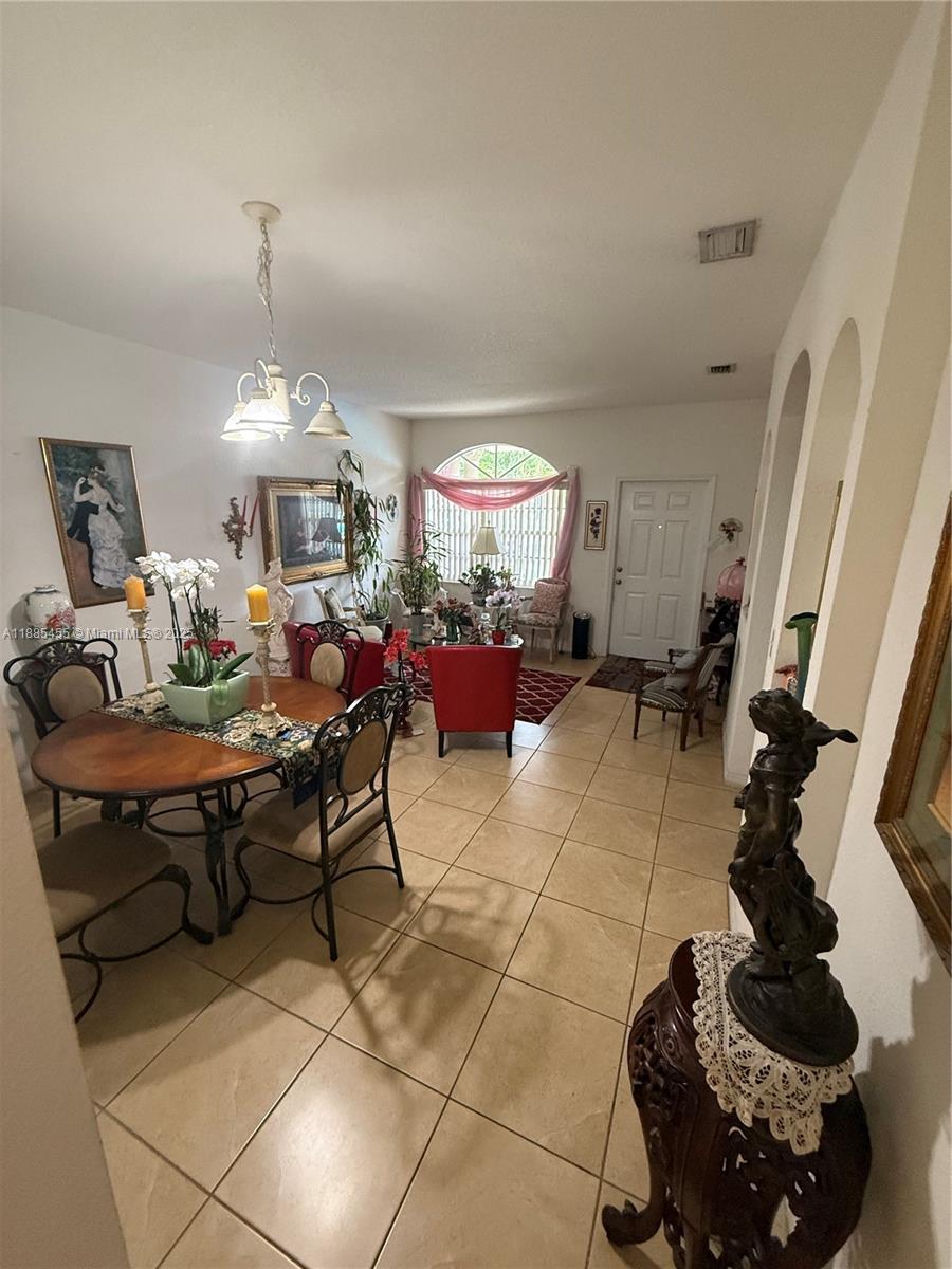 CAZADORES COVE - Residential