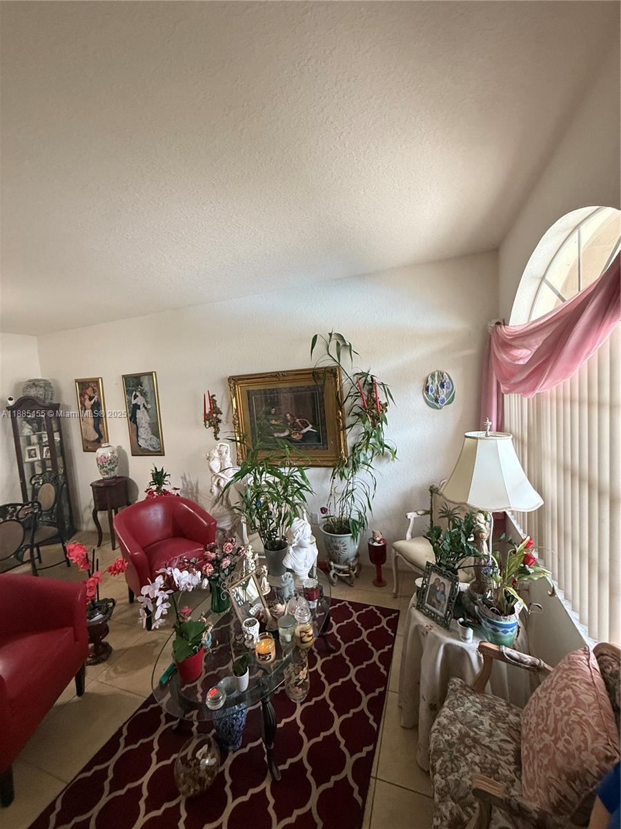 CAZADORES COVE - Residential