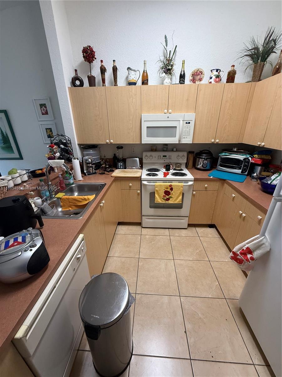 CAZADORES COVE - Residential