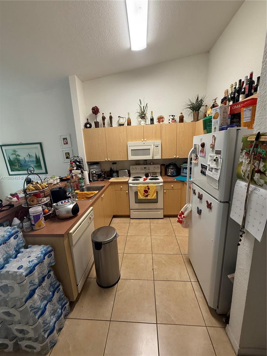 CAZADORES COVE - Residential