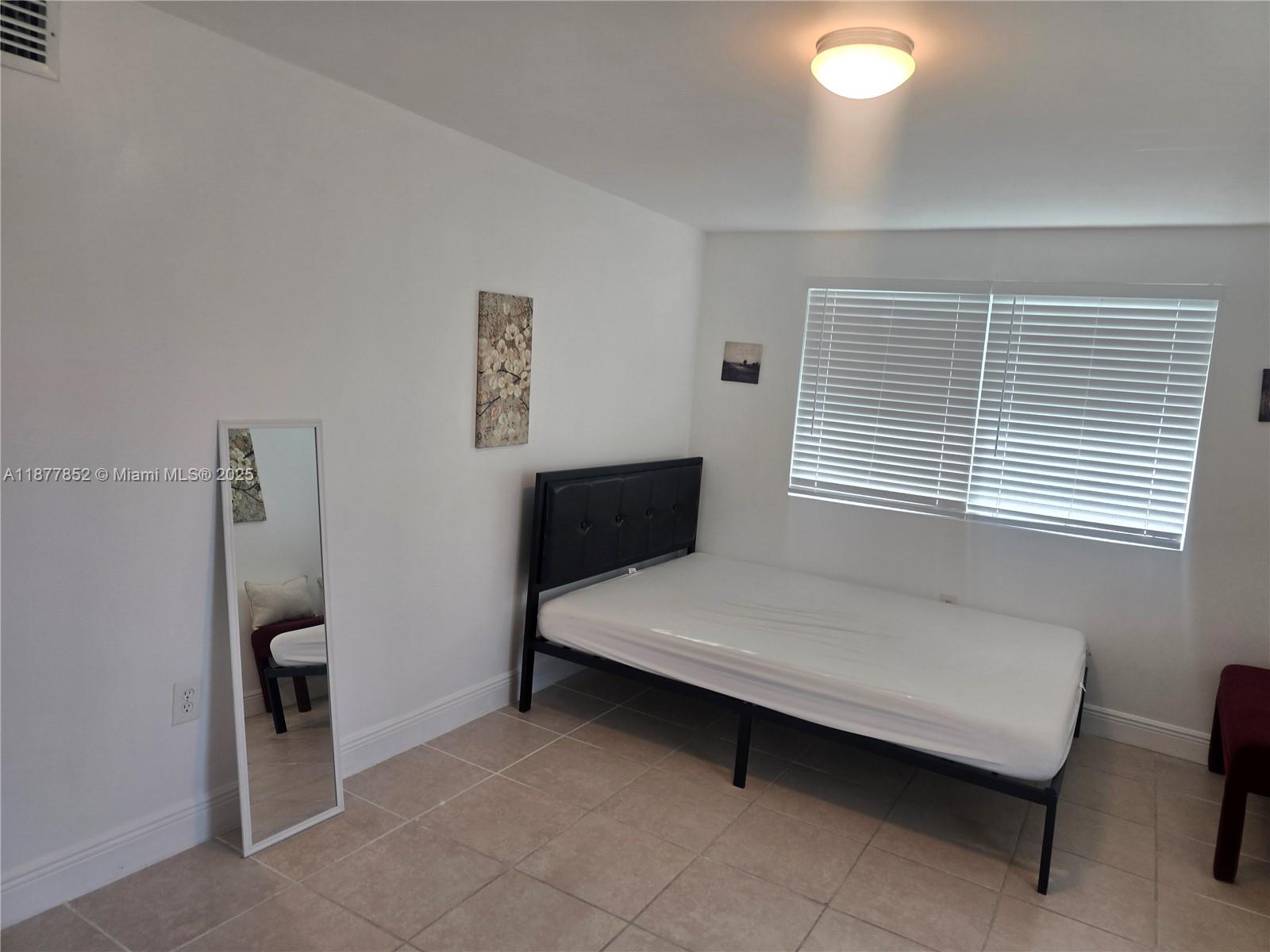 This clean and comfortable efficiency is perfect for one person. Enjoy a peaceful living environment with friendly neighbors. Conveniently located near major highways, schools, and Miami Dade College. The unit has been fully updated and is ready for immediate move-in.
