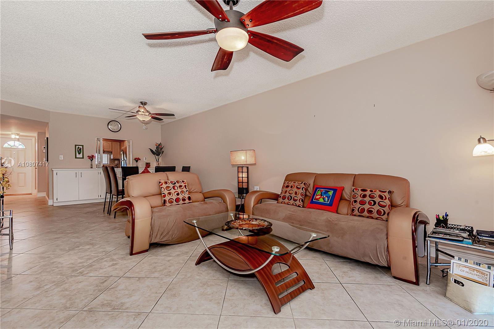 HOLLYBROOK GOLF & TENNIS - Residential