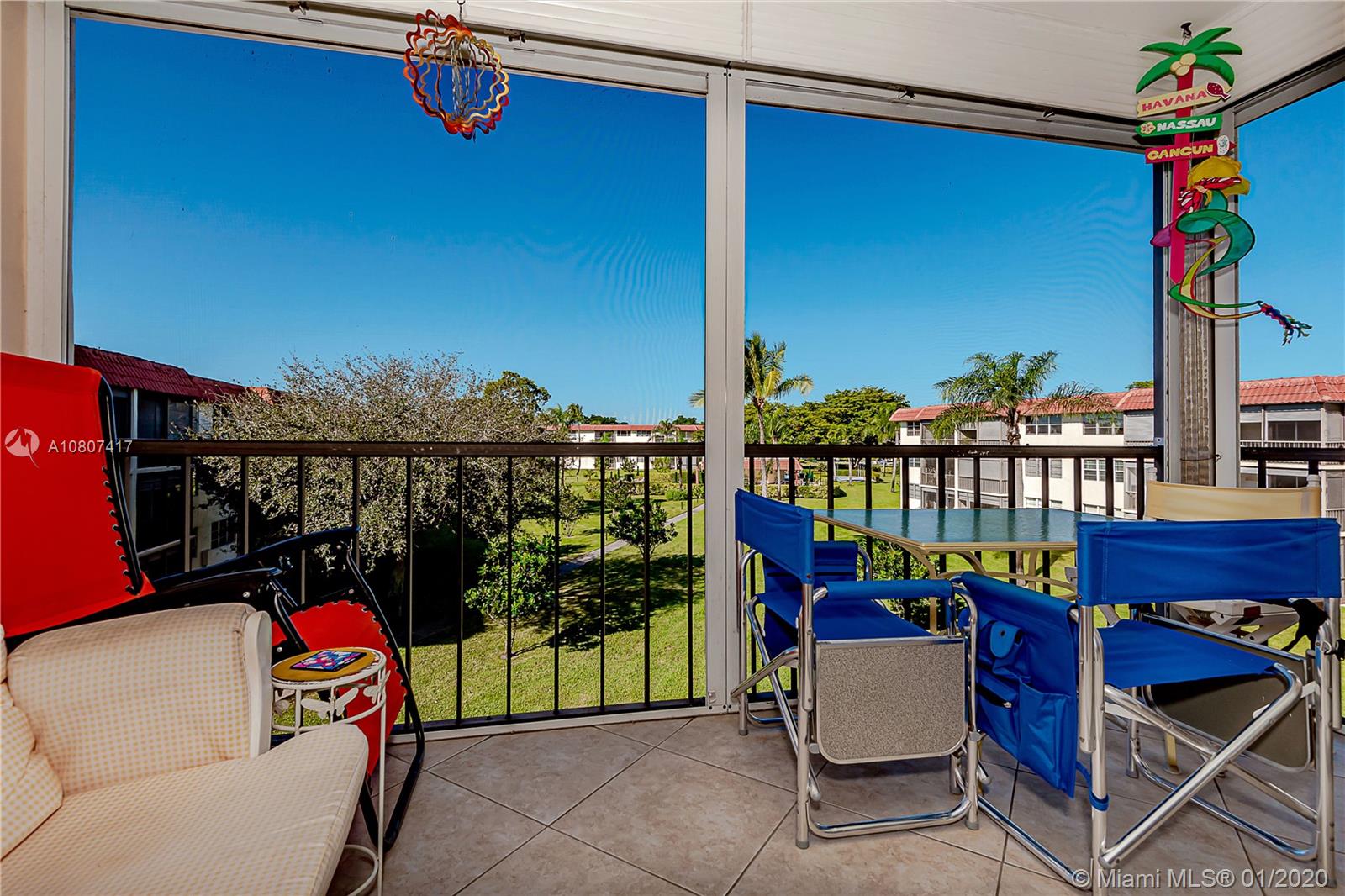 HOLLYBROOK GOLF & TENNIS - Residential