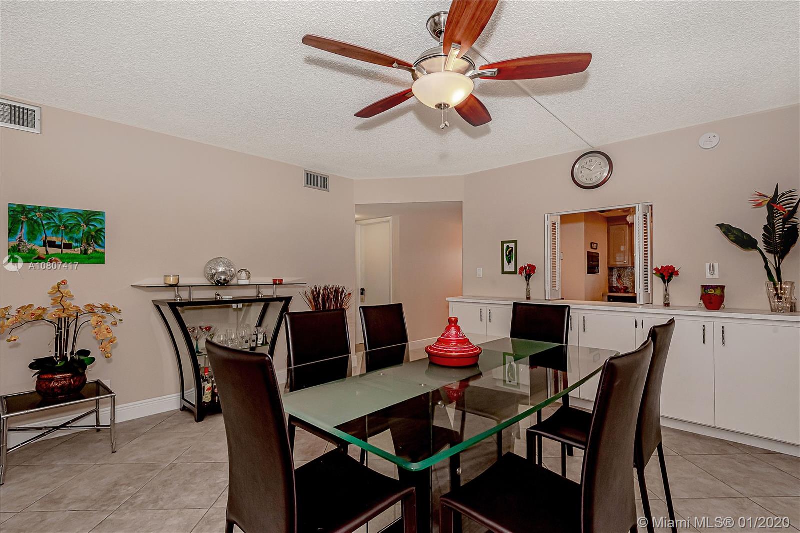 HOLLYBROOK GOLF & TENNIS - Residential