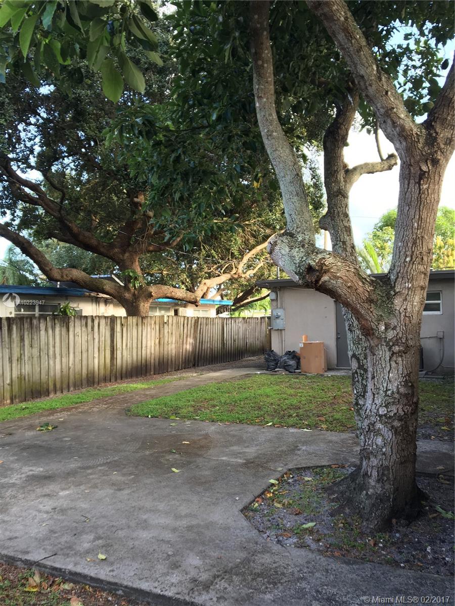 Hollywood Suburbs 2 35-11 - Residential Lease