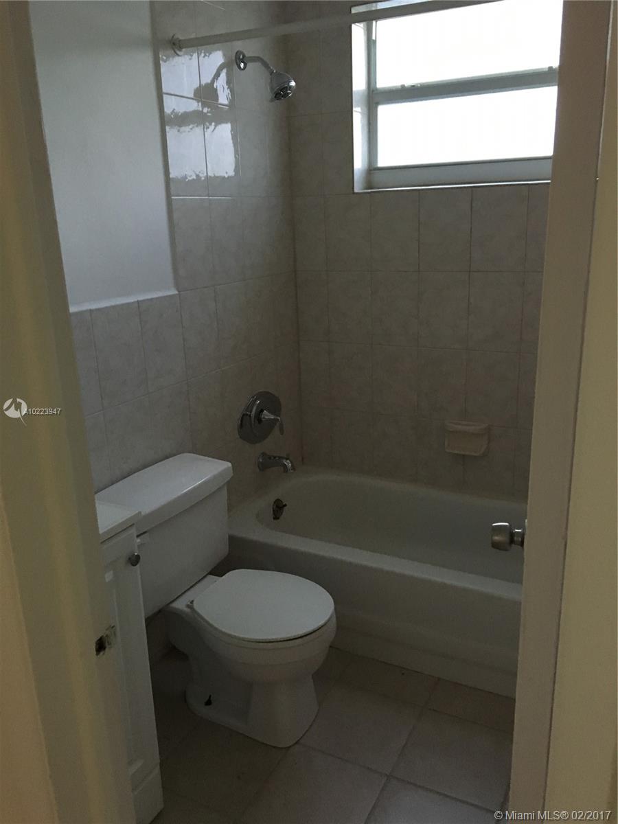 Hollywood Suburbs 2 35-11 - Residential Lease