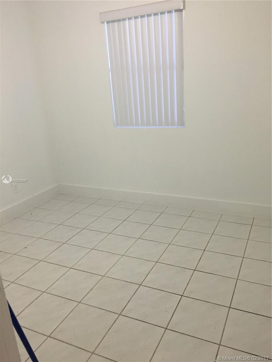 Hollywood Suburbs 2 35-11 - Residential Lease