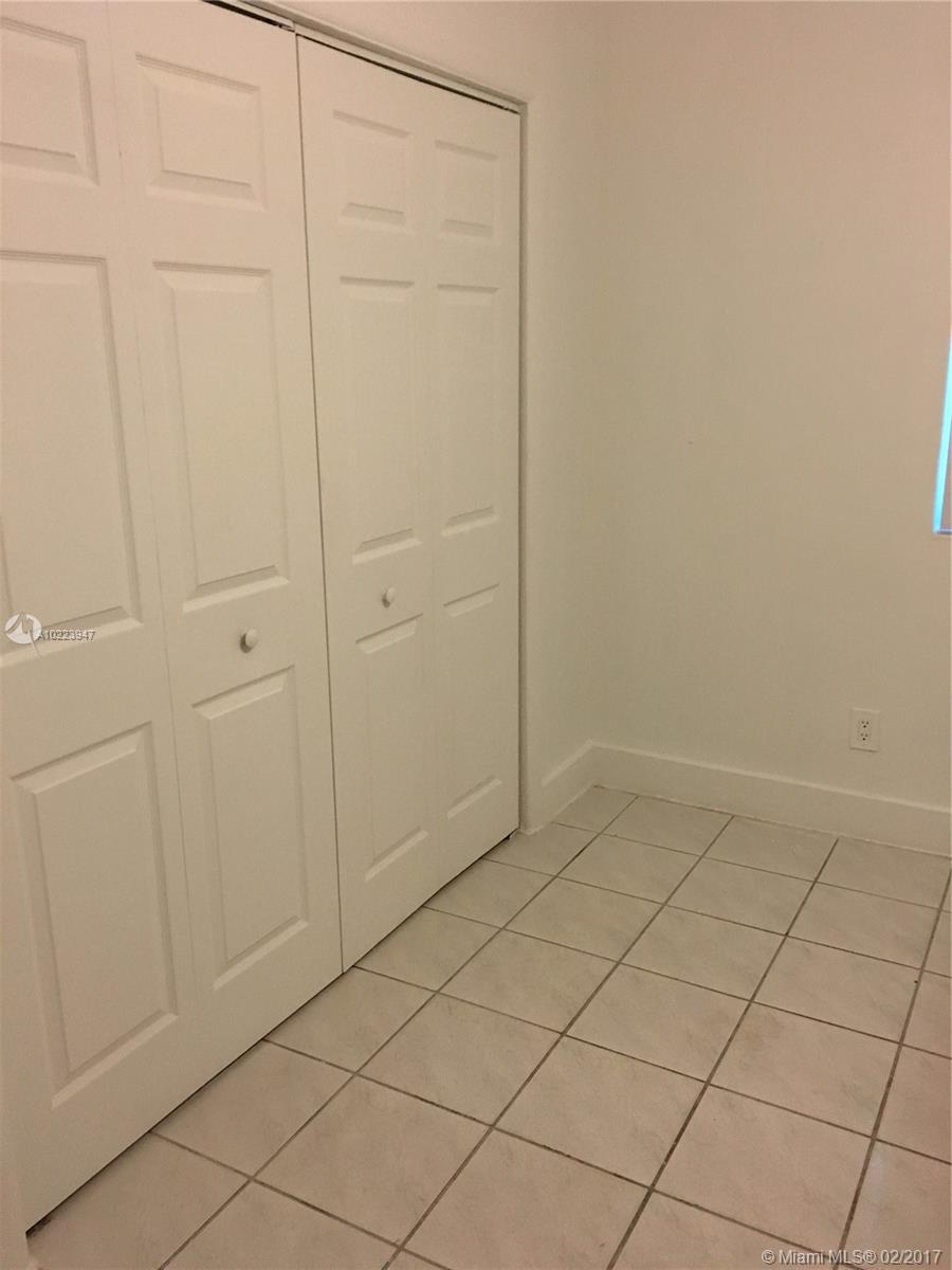 Hollywood Suburbs 2 35-11 - Residential Lease