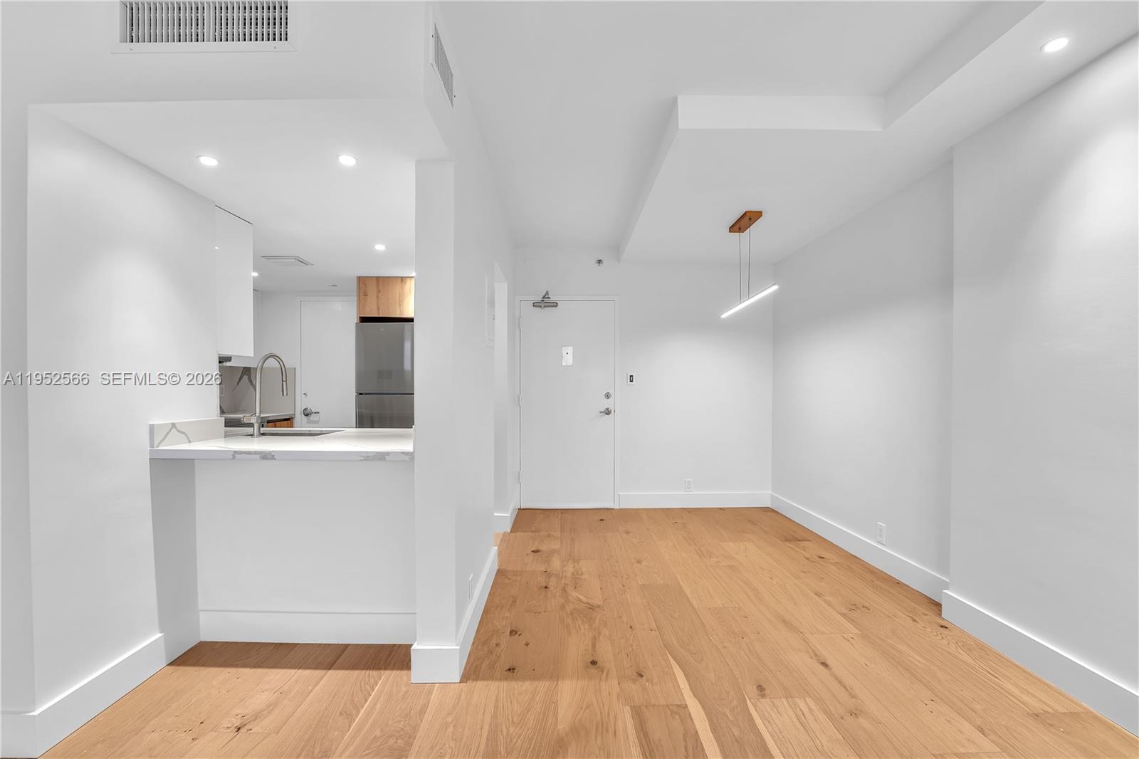 1000 West Ave 408, Miami Beach, FL, 33139/$415,000 3 1000 West Ave 408