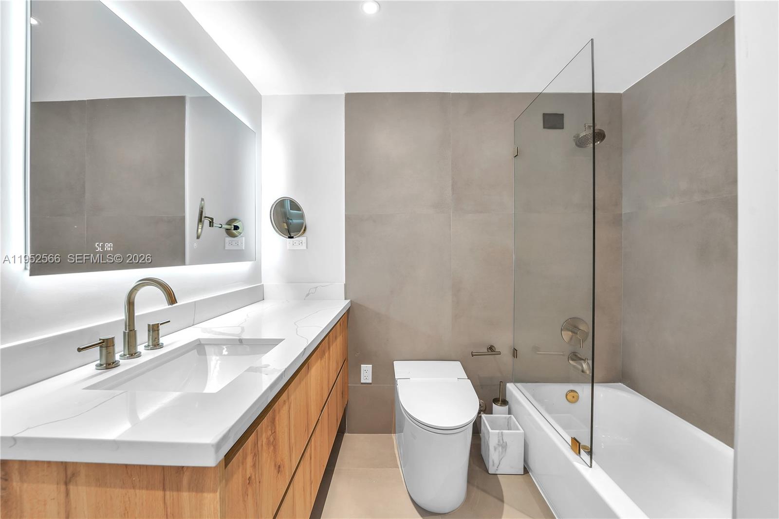 MIRADOR 1000 CONDO - Residential