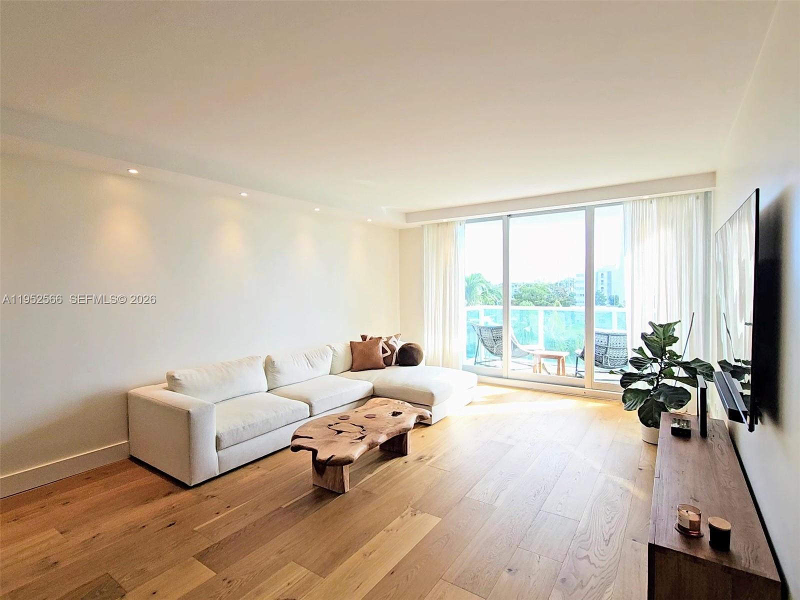 1000 West Ave 408, Miami Beach, FL, 33139/$415,000 1 1000 West Ave 408