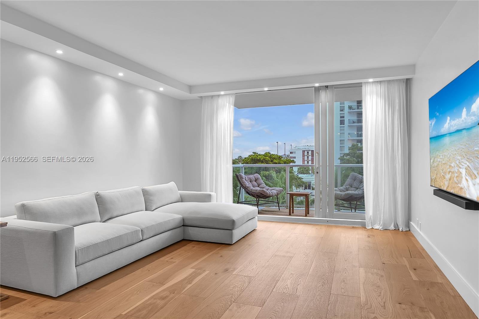 1000 West Ave 408, Miami Beach, FL, 33139/$415,000 2 1000 West Ave 408