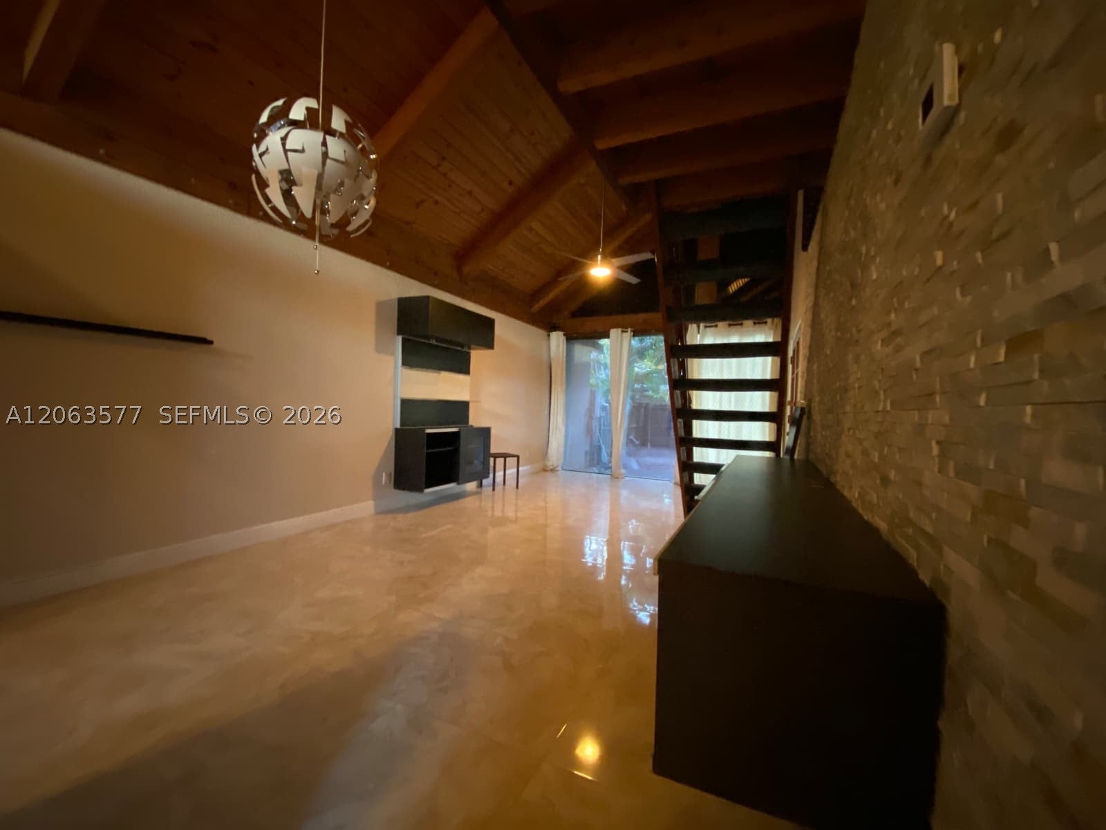 485 N University Dr 3-6