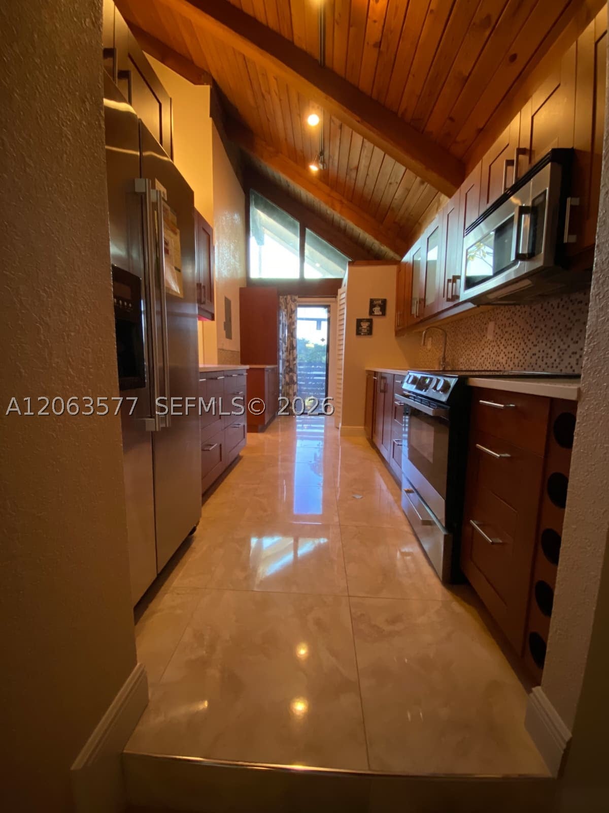485 N University Dr 3-6