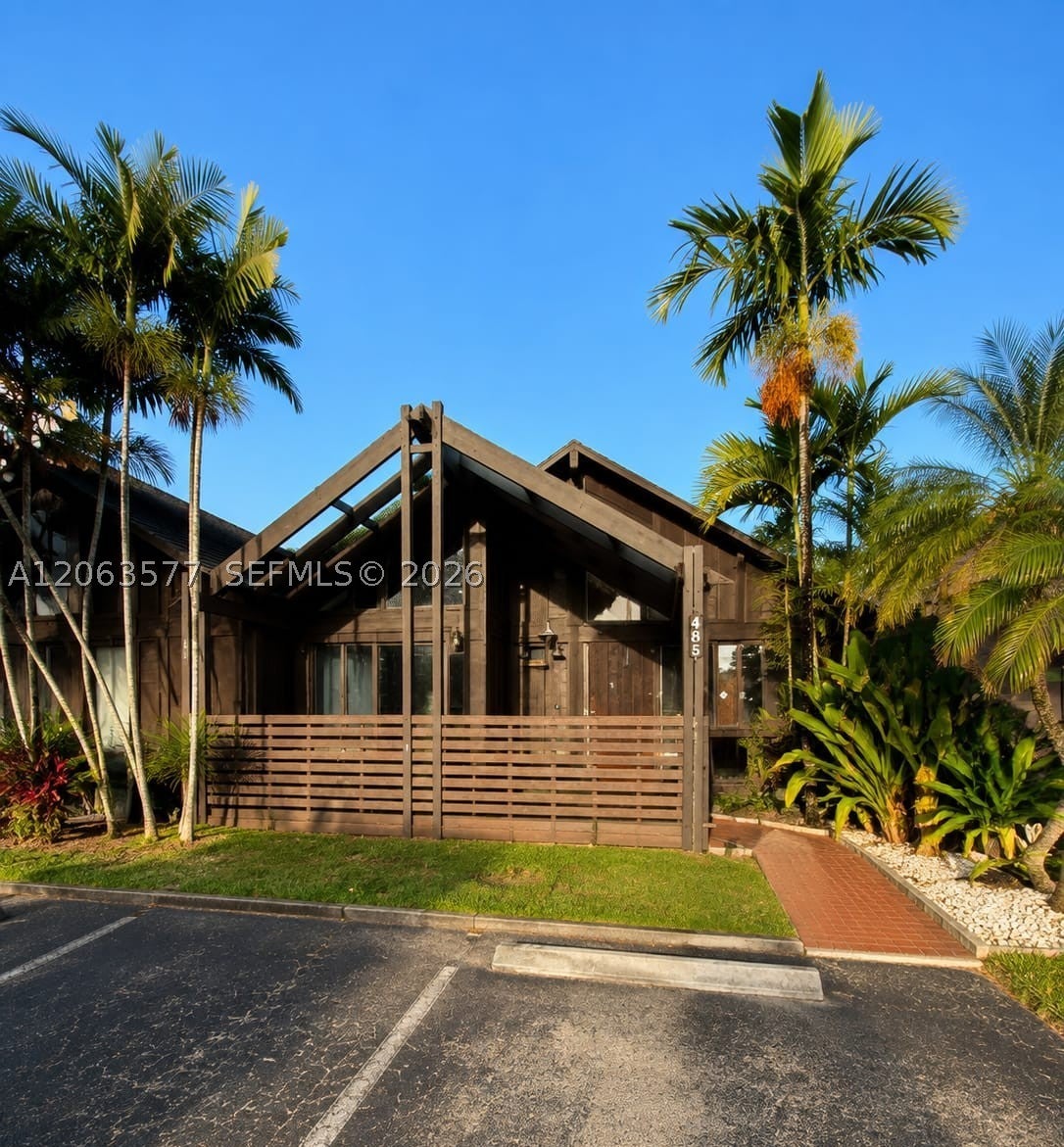 485 N University Dr