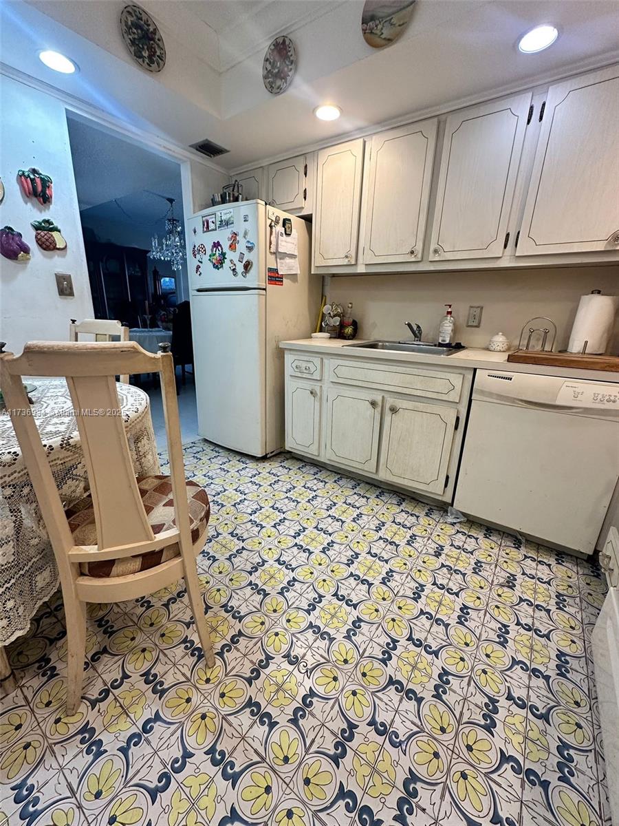 GOLDEN HORN SOUTH CONDO - Residential