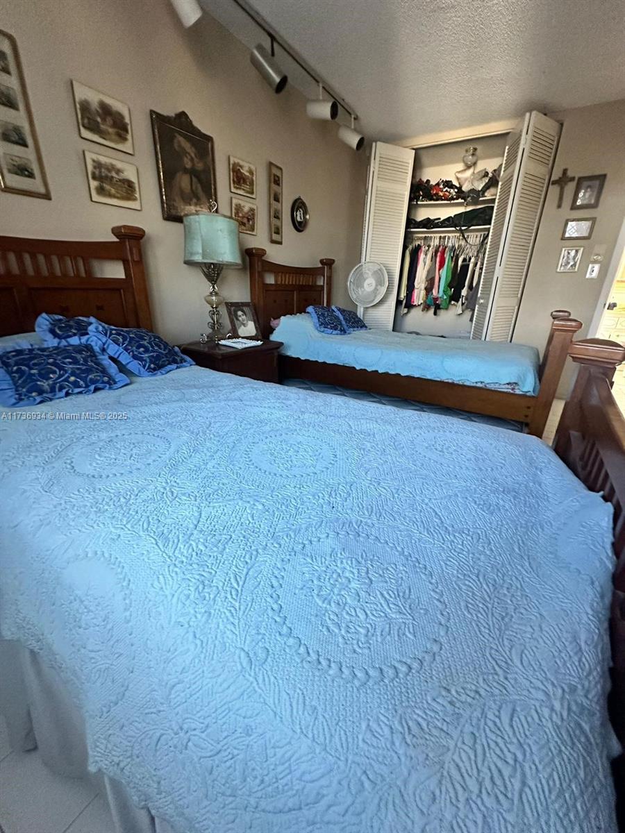 GOLDEN HORN SOUTH CONDO - Residential