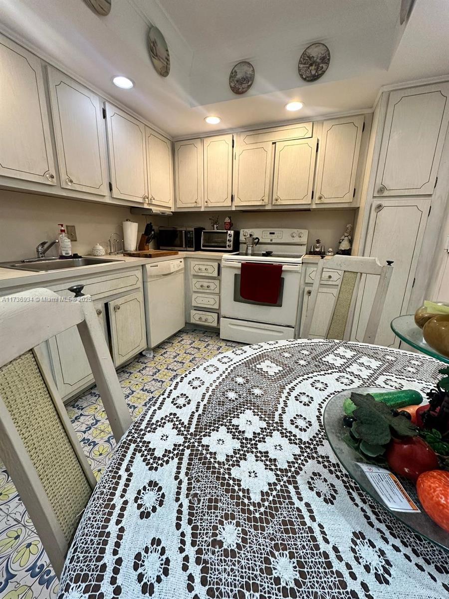 GOLDEN HORN SOUTH CONDO - Residential