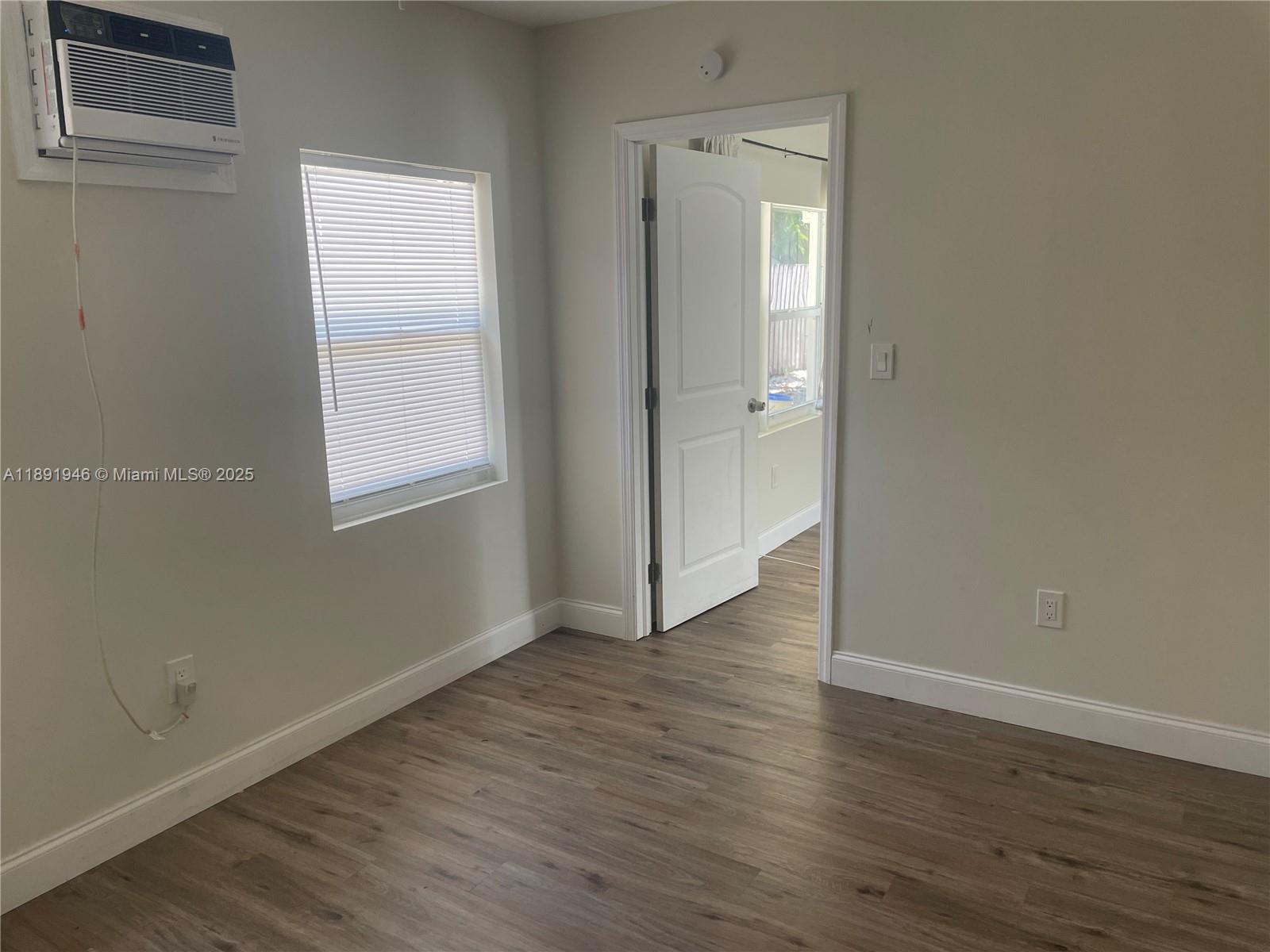NORTH HOLLYWOOD - Residential Lease