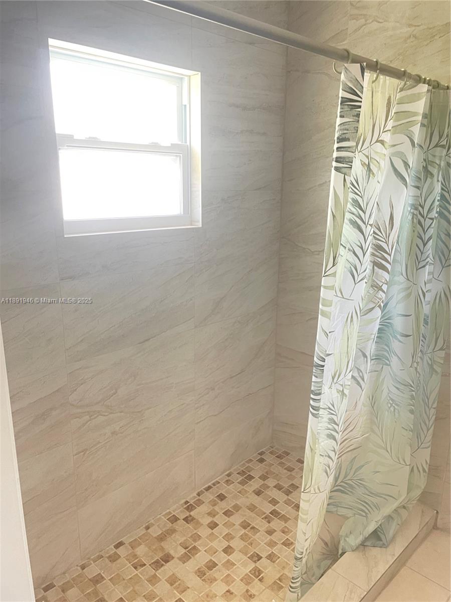 NORTH HOLLYWOOD - Residential Lease