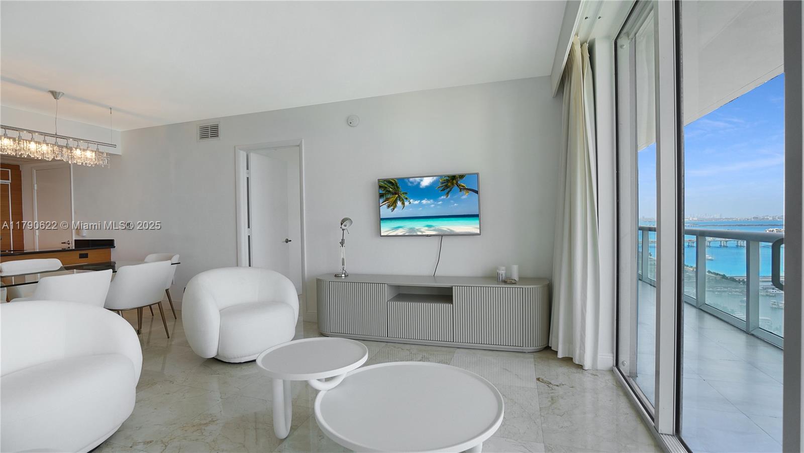 50 Biscayne Blvd 3208