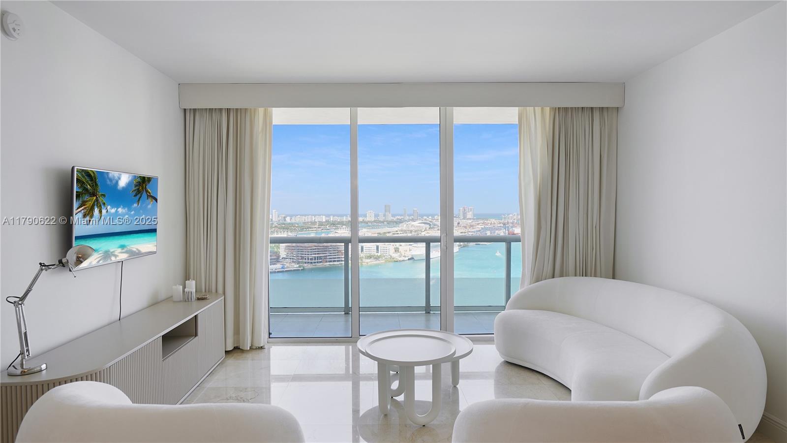 50 Biscayne Blvd 3208