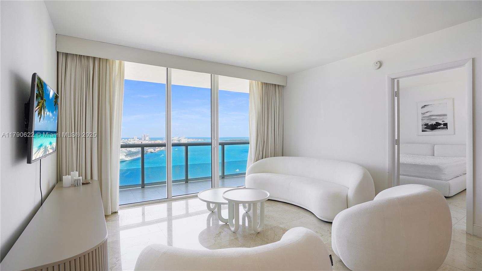 50 Biscayne Blvd 3208