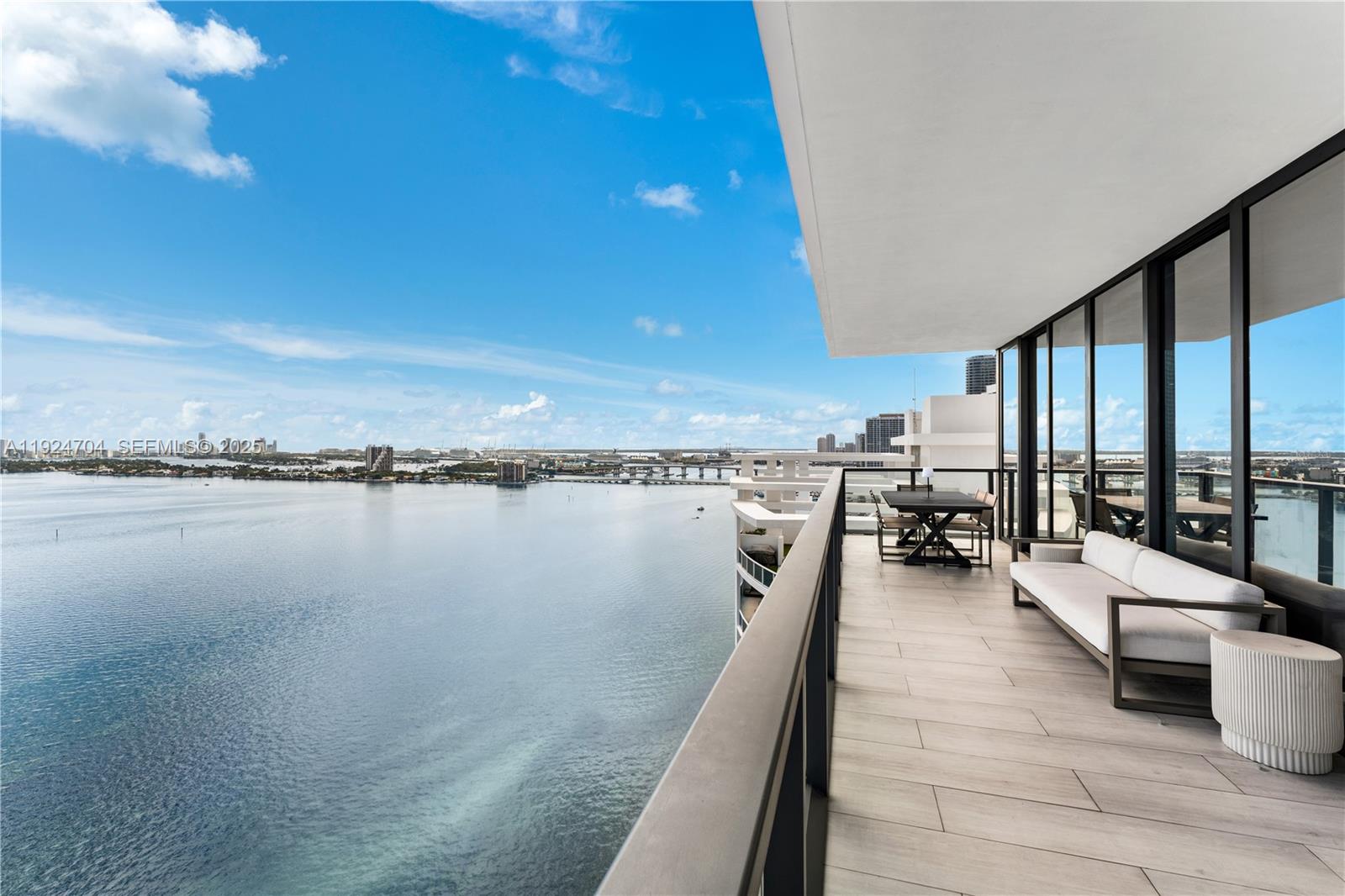 ELYSEE - Residential Lease