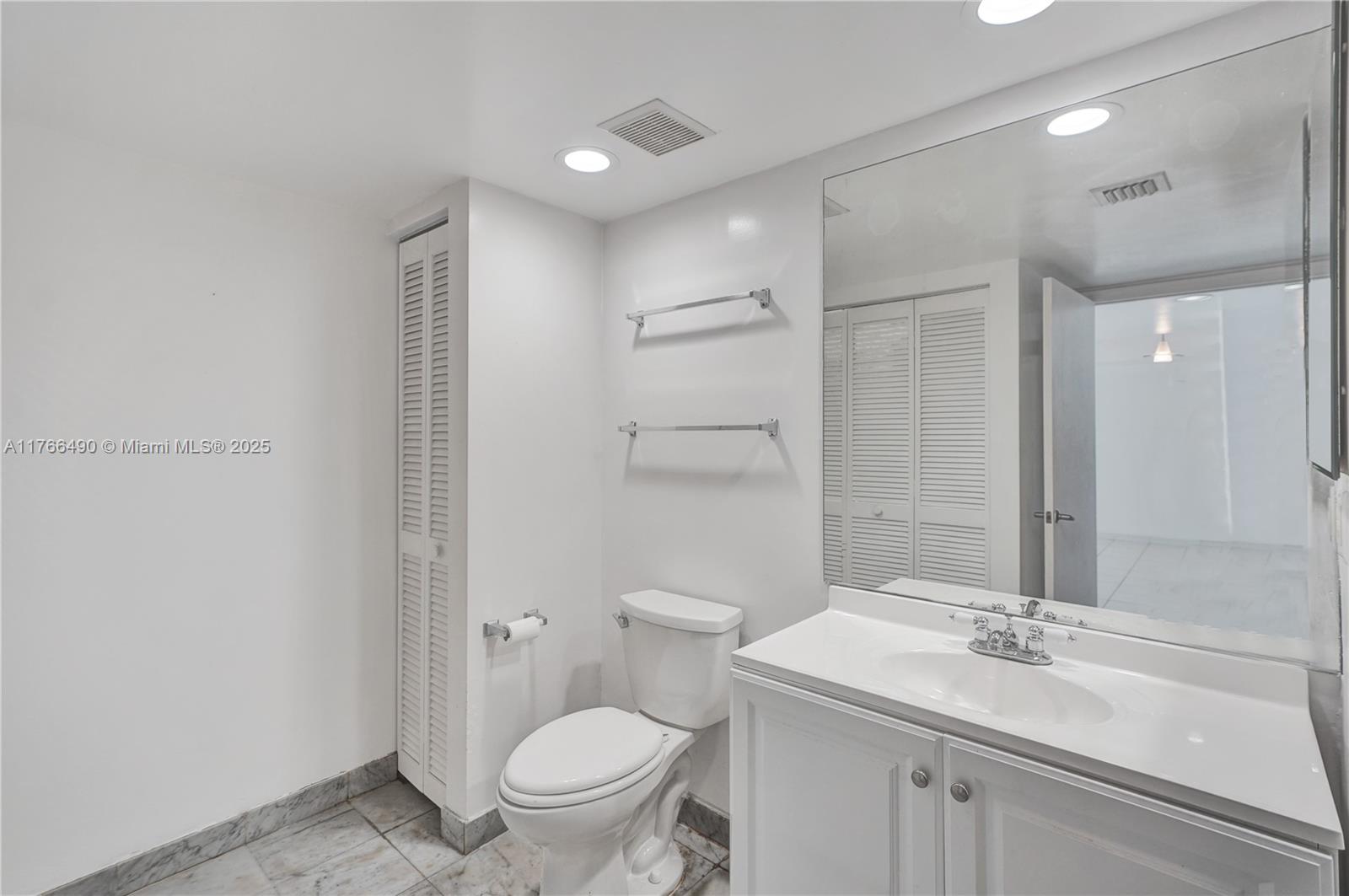 OCEANIA I CONDO - Residential
