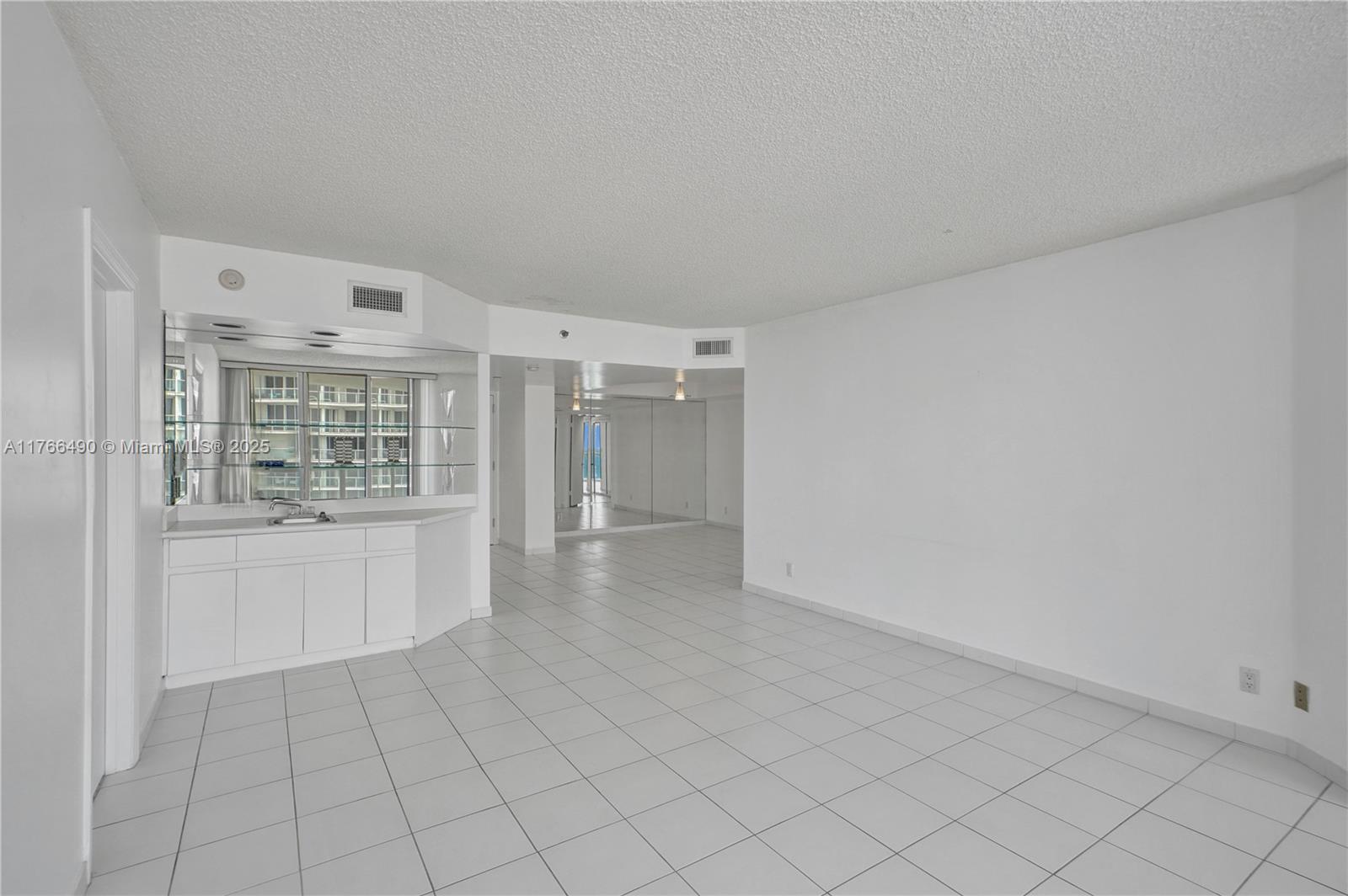 OCEANIA I CONDO - Residential