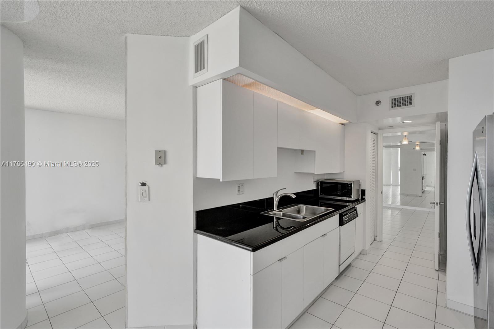 OCEANIA I CONDO - Residential