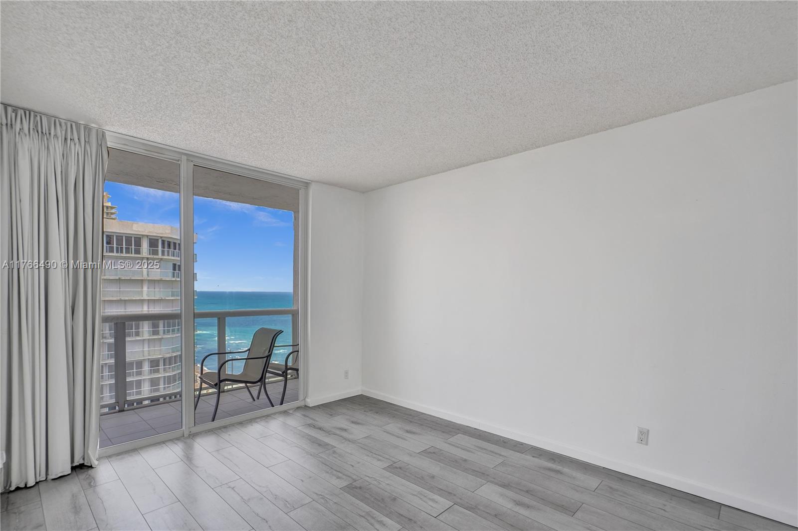 OCEANIA I CONDO - Residential