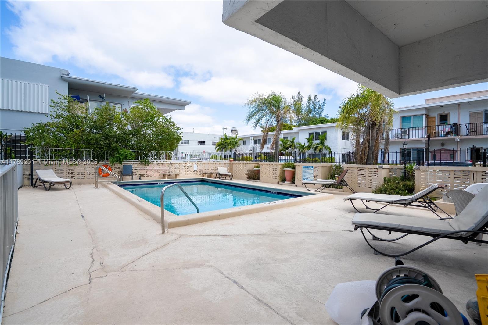 BYRON GARDENS CONDO - Residential