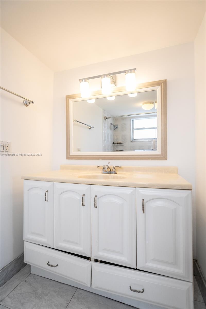 BYRON GARDENS CONDO - Residential