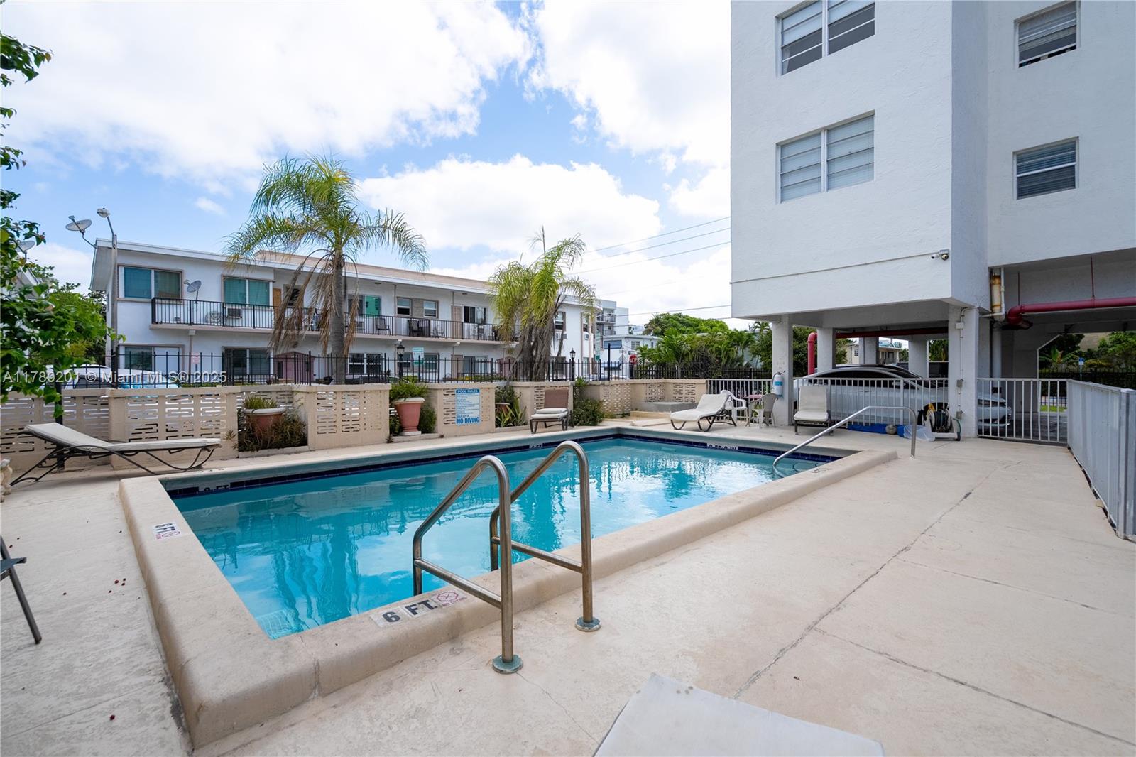 BYRON GARDENS CONDO - Residential