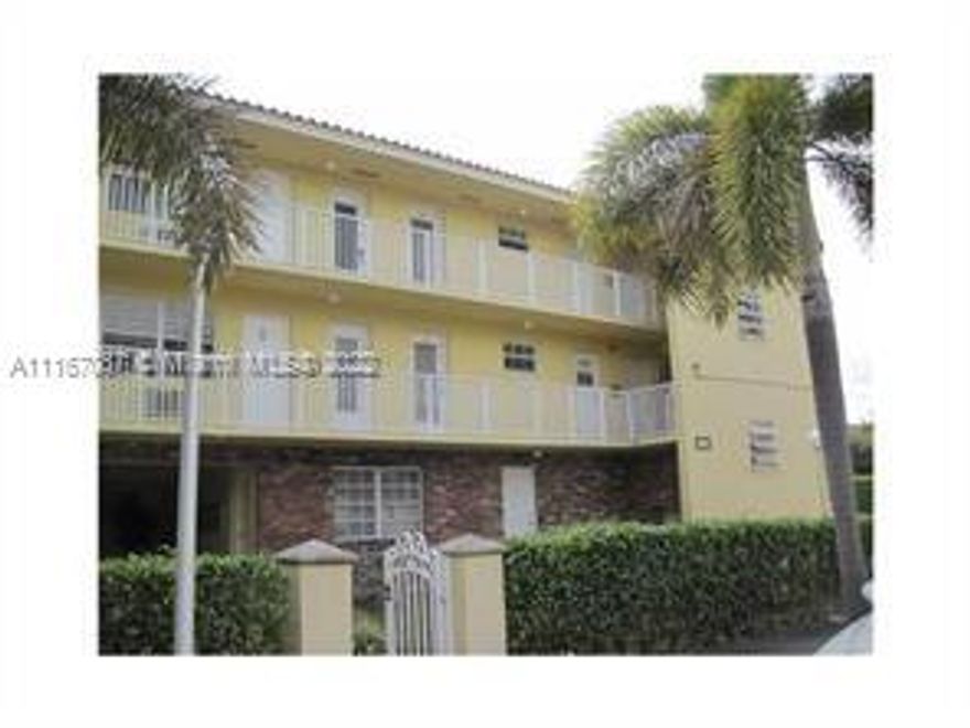Perfect location in Coral Gables. This is a junior studio turned into one bedroom (400 sq.ft.) Pool and parking in the complex. Walking distance to restaurants, theaters and shopping. Minutes away from University of Miami, airport and downtown Miami. A small pet is OK. First, last and security deposit is a must. One person only. Two people don't need to apply. The association does background checking.