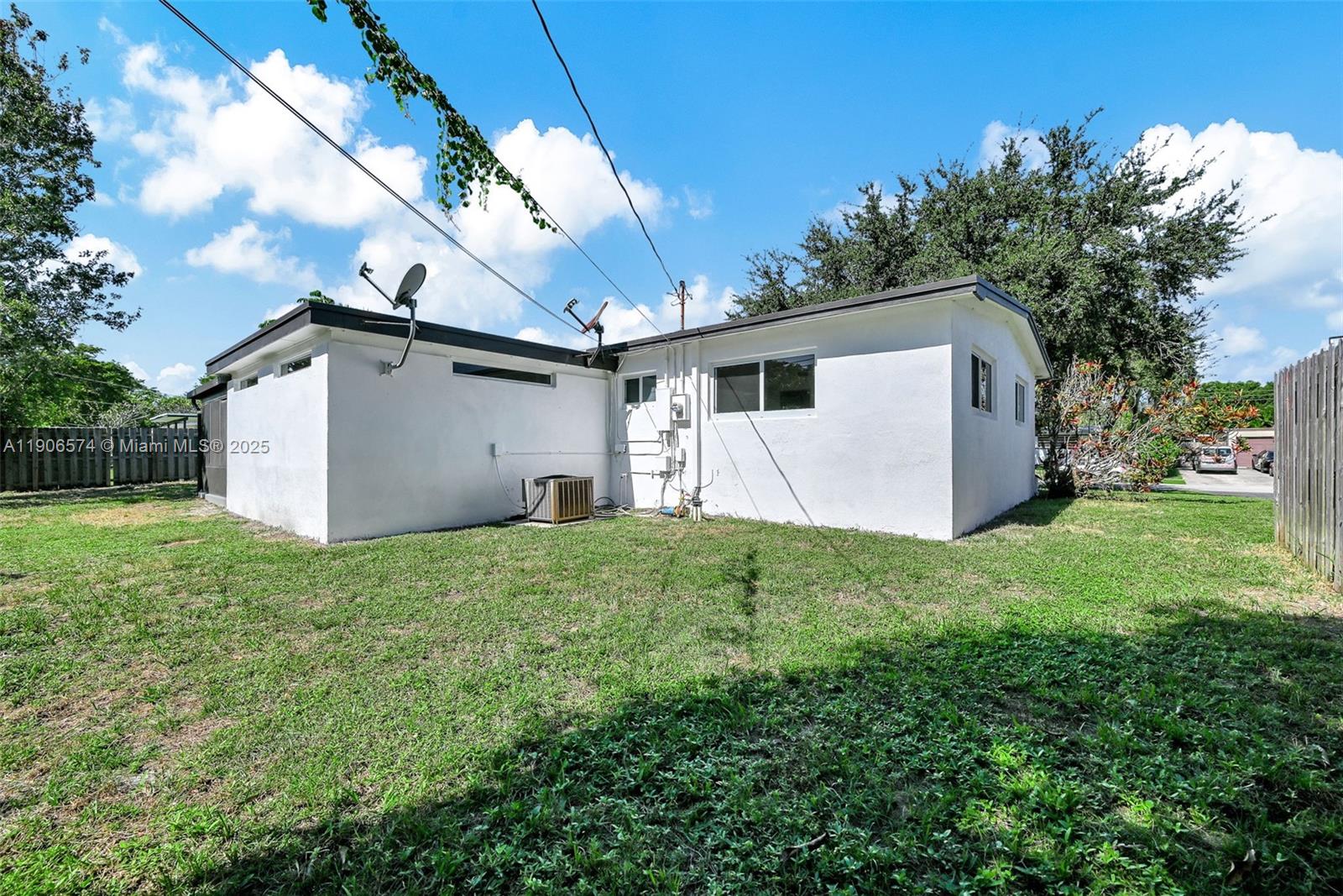 PLANTATION SUNRISE HEIGHT - Residential