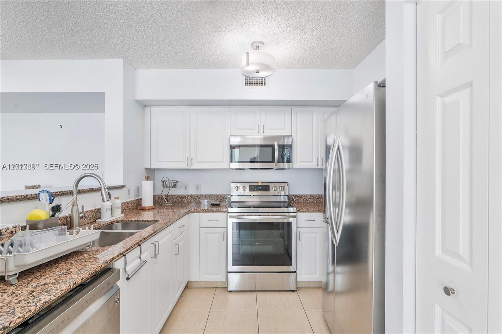 THE MARK ON BRICKELL COND - Residential Lease
