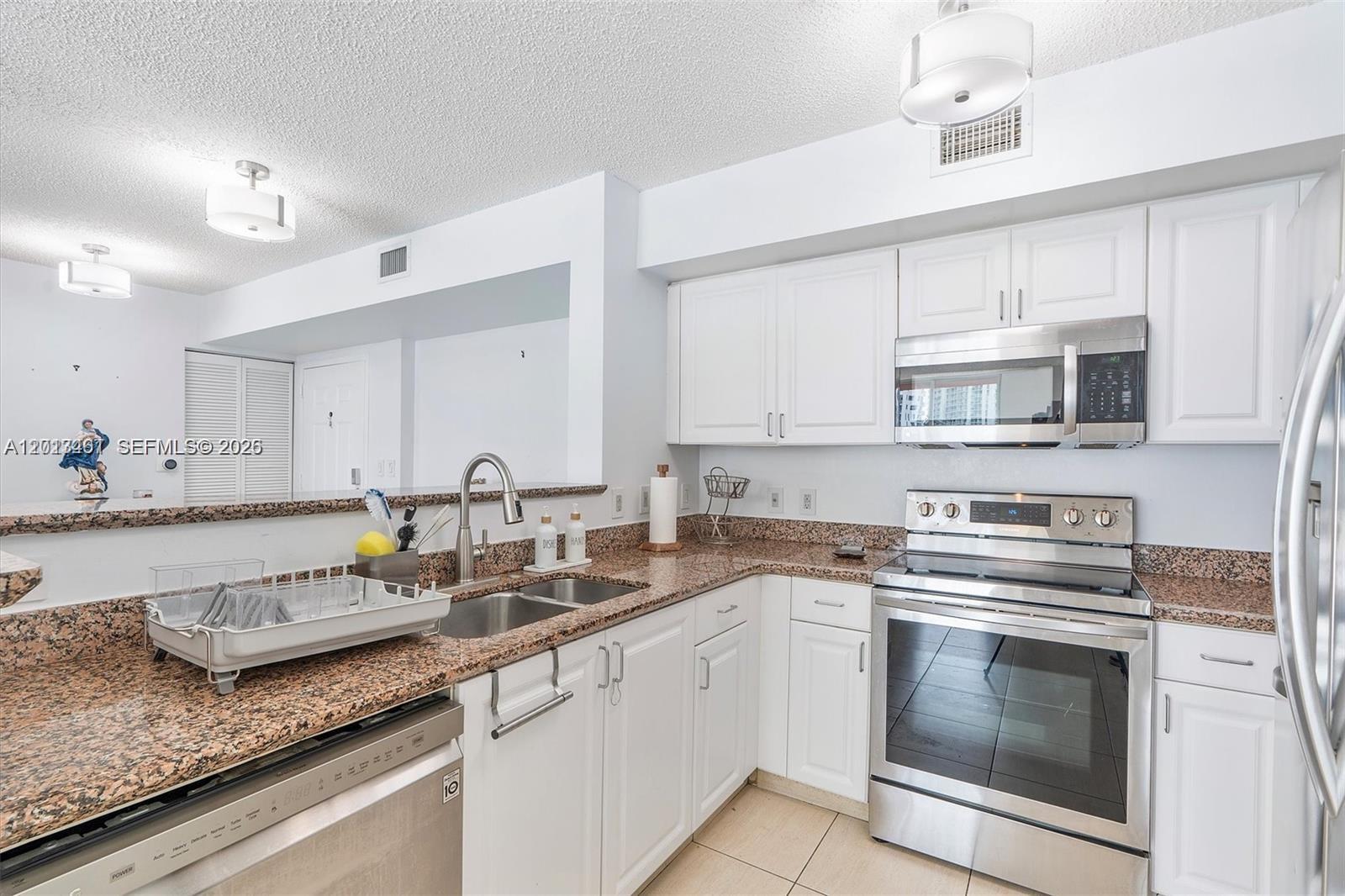 THE MARK ON BRICKELL COND - Residential Lease