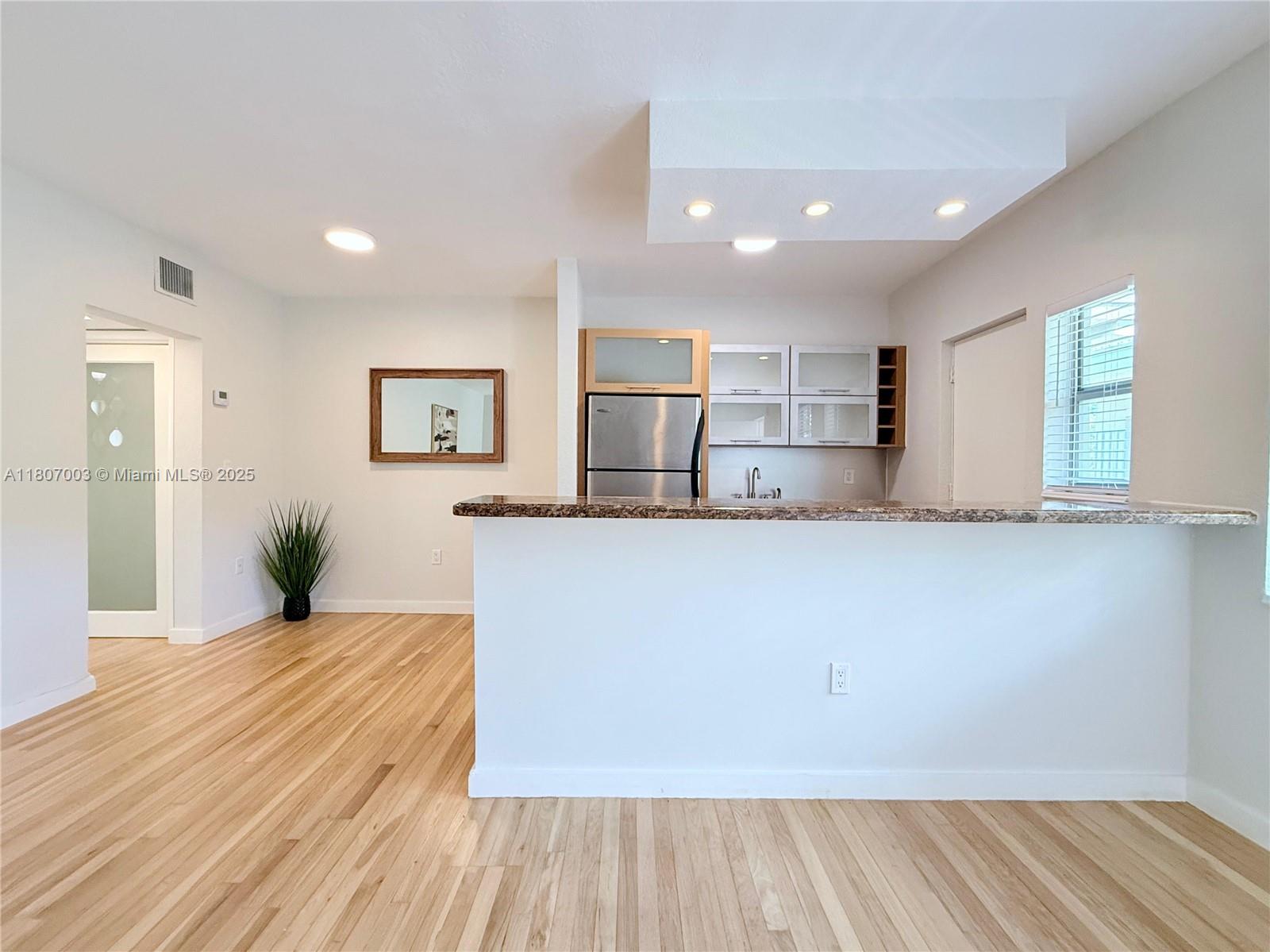 1220 Alton Rd 202