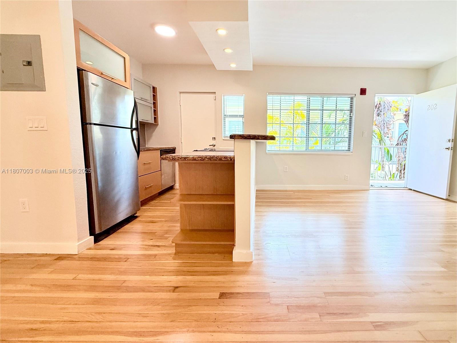 1220 Alton Rd 202