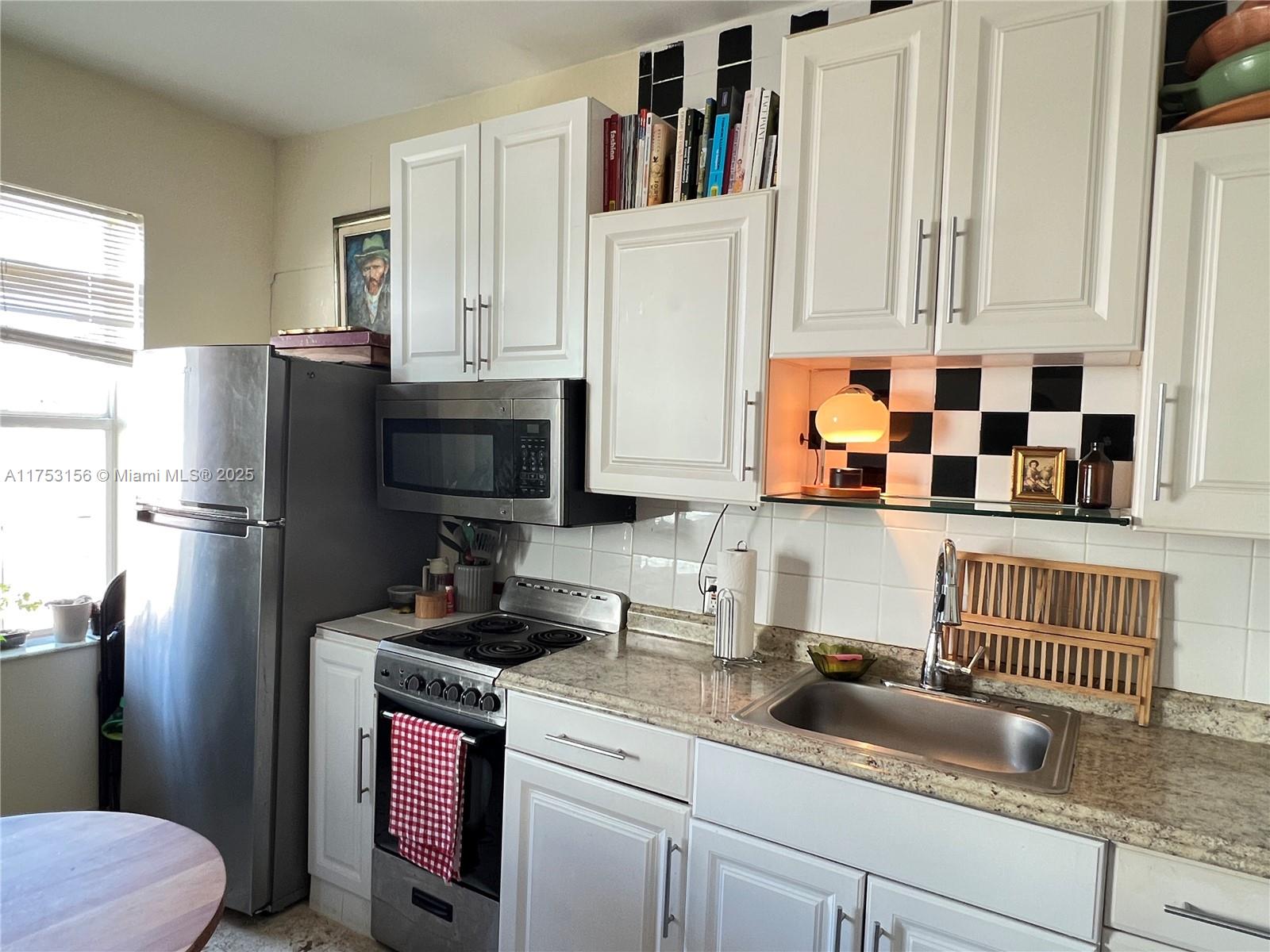 THE MICHIGAN CONDO - Residential