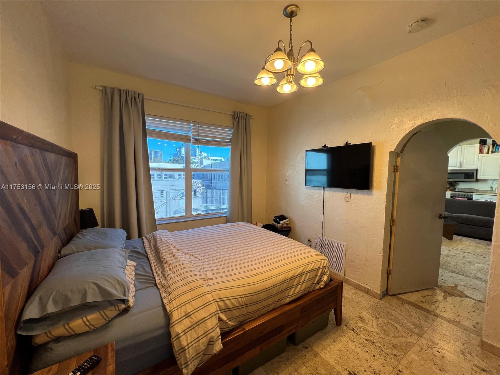 THE MICHIGAN CONDO - Residential