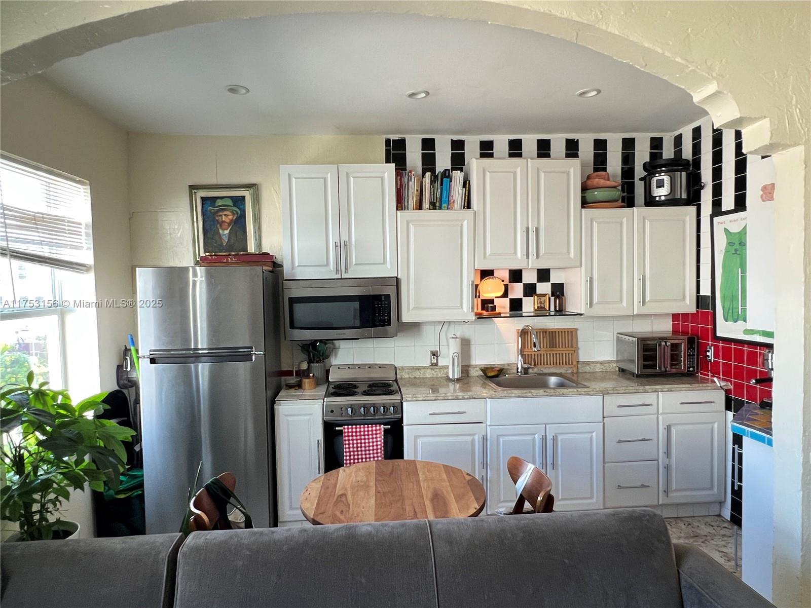THE MICHIGAN CONDO - Residential